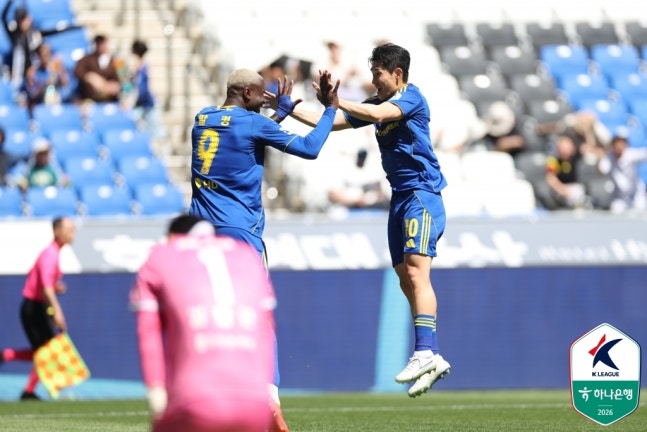 '이동경 결승골' K리그1 울산, 부천 1-0 꺾고 2연승…선두 서울 맹추격